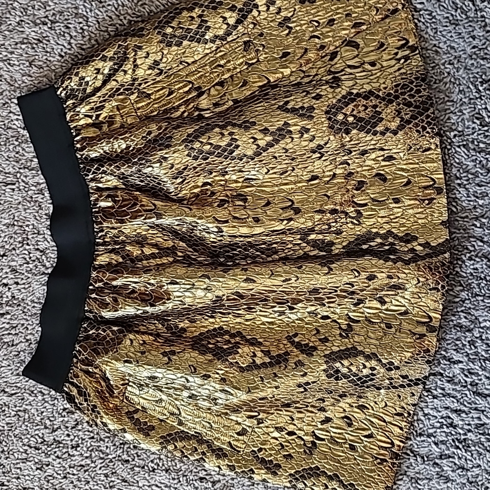Black and metallic gold mini skirt